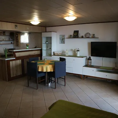 Apartment Komel *