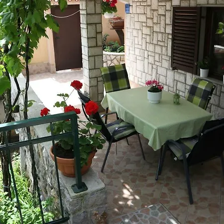 Komel アパート *