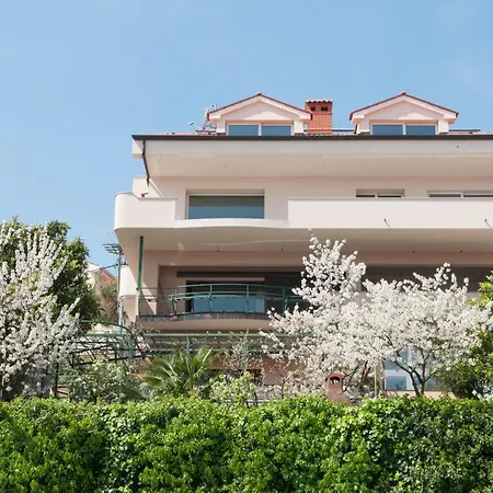 Lägenhet Komel Opatija