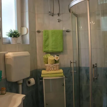 Apartman Komel *